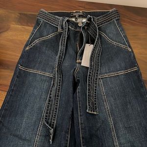 NWT BCBG high waist, wide-legged jeans with belt